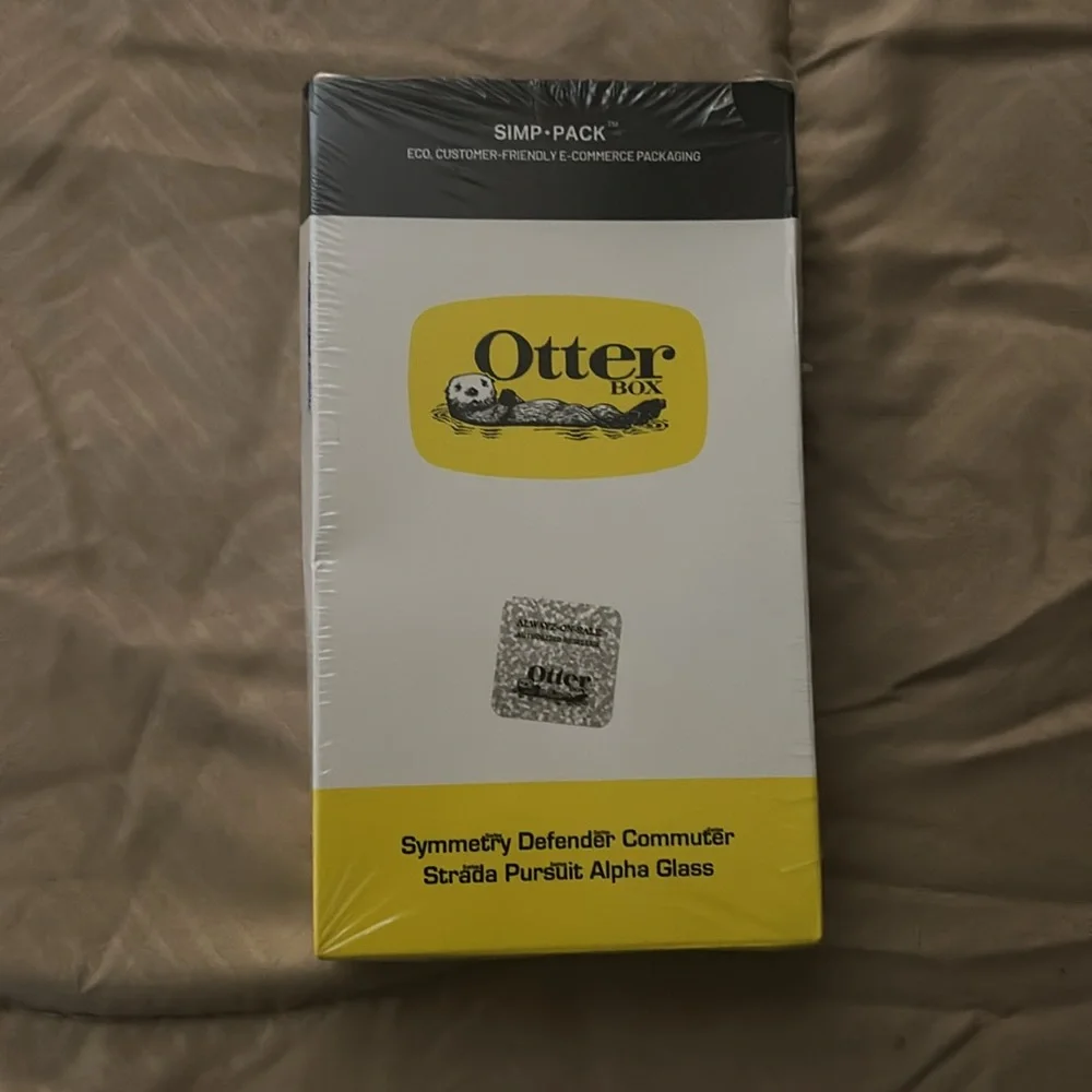 Otterbox commuter series case for iPhone 14 Pro Max Green Pro Max brand new.